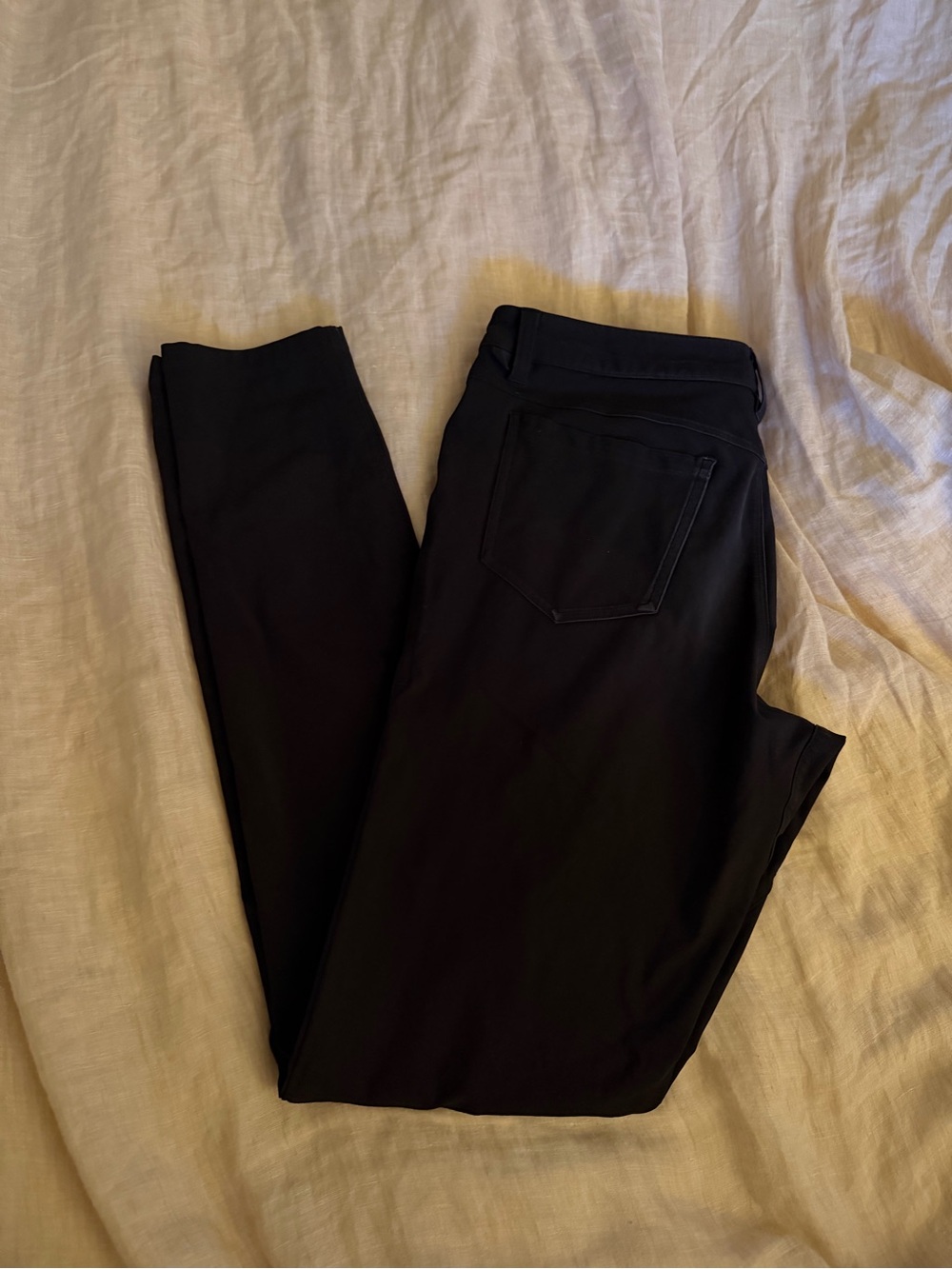 Lululemon ABC Pant *Skinny 34" Pants in Black